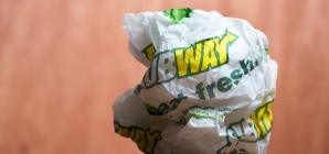 Вчерашний сэндвич: Почему закусочные Subway теряют клиентов и прибыль