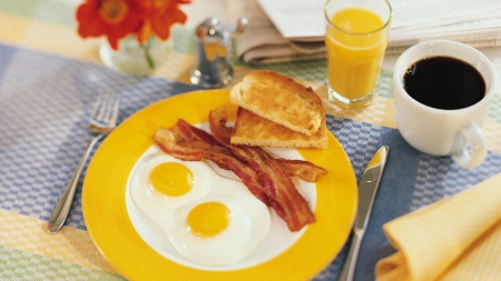 В США наибольшую прибыль ресторанам и кафе приносят завтраки