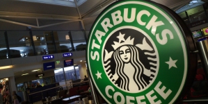 Чистая прибыль Starbucks снизилась на 4%
