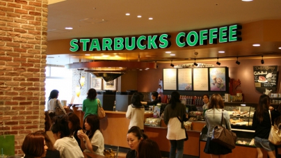 Starbucks открыл первую кофейню с глухими барриста