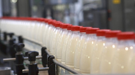 Контролировать качество молока Украине поможет Швейцария