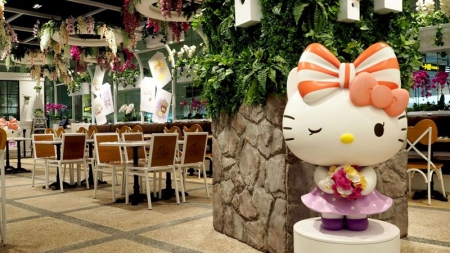 В Сингапуре открылось первое в мире круглосуточное кафе Hello Kitty