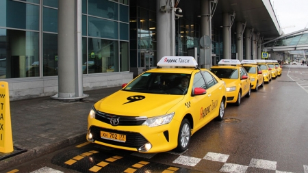 Сервис FoodFox продался «Яндекс.Такси»