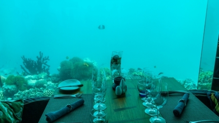 В Норвегии открыли подводный ресторан