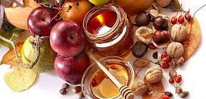 Відкриваємо цикл Спасів: скільки коштують мед, яблука та горіхи в українських супермаркетах напередодні свят