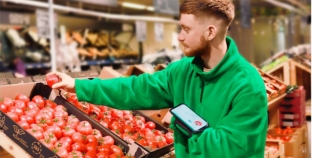 Інфографіка Zakaz.ua: які продукти у березні відносно лютого стали коштувати дешевше на полицях супермаркетів