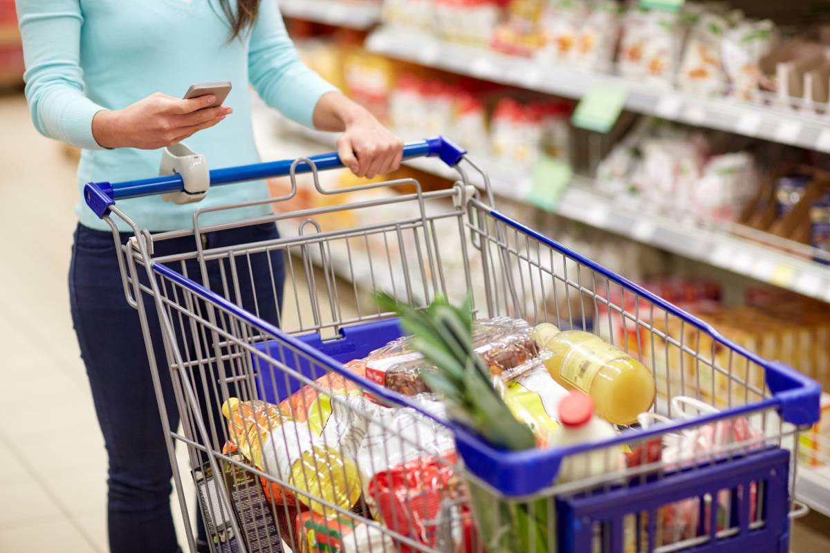 Імпортовані під час війни харчові продукти з етикетками недержавною мовою можна продавати до кінця терміну придатності